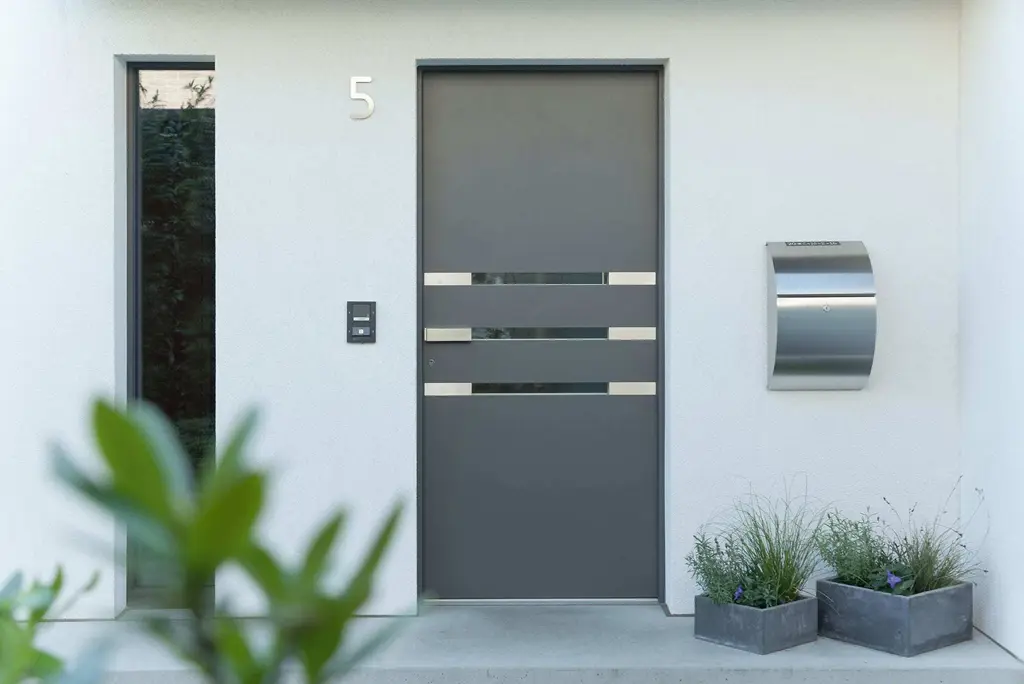 Puertas de aluminio para exterior - Sistemas Aluminios